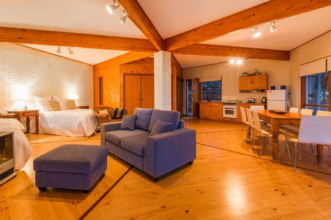 Yallingup's Best Located Beach House - Accommodation Main Beach 1