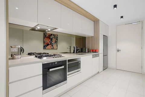 YARRA - YARRA Toorak Rd & Chapel St. Pool, Gym & Parking - Accommodation Main Beach 3