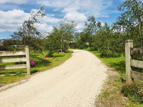 Yarragon 4 Bedroom House In Gippsland - Accommodation Main Beach 0