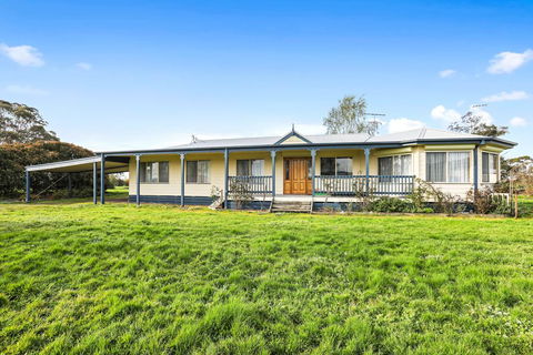 Yarragon 4 Bedroom House In Gippsland - Accommodation Main Beach 1