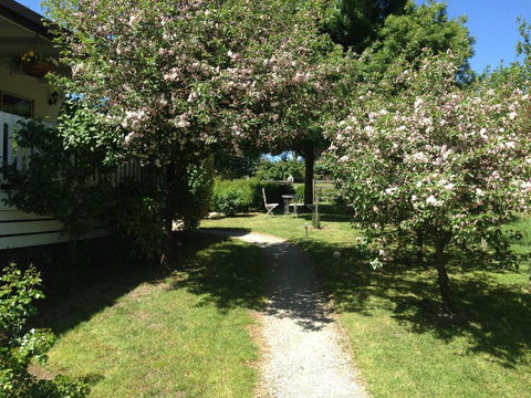 Yarra Glen Bed & Breakfast - Accommodation Main Beach 1