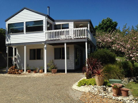 Yarra Glen Bed & Breakfast - Accommodation Main Beach 0