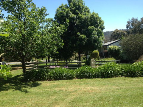Yarra Glen Bed & Breakfast - Accommodation Main Beach 3