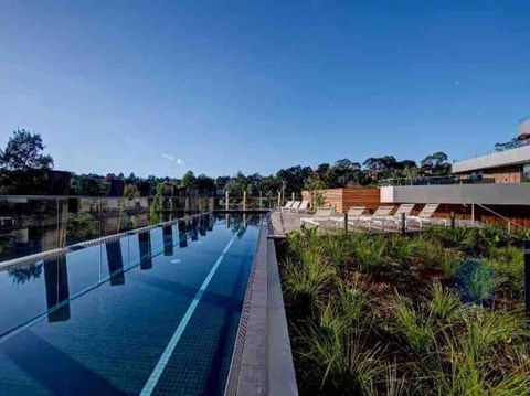 Yarra River Luxury 1BD Apartment - Accommodation Main Beach 3