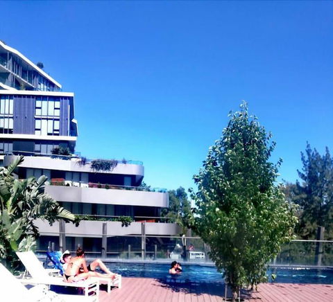 Yarra River Luxury 1BD Apartment - Accommodation Main Beach 0