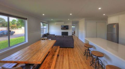 Yarrawonga Holiday Park - Accommodation Main Beach 2