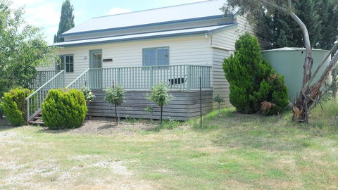 Yea Wood Duck Cottage - Accommodation Main Beach 2