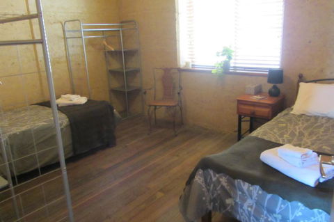 Yoga Retreat - Accommodation Main Beach 3