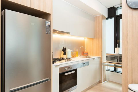 York & George - Accommodation Main Beach 1