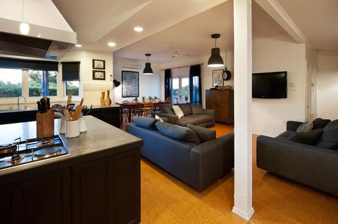 York House Daylesford - Accommodation Main Beach 2