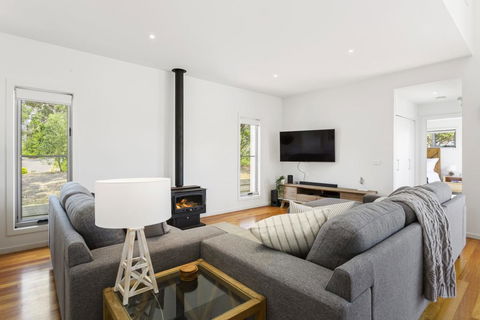 YOU, ME AND THE SEA - BLAIRGOWRIE - Accommodation Main Beach 1