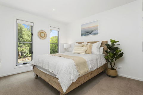 YOU, ME AND THE SEA - BLAIRGOWRIE - Accommodation Main Beach 3