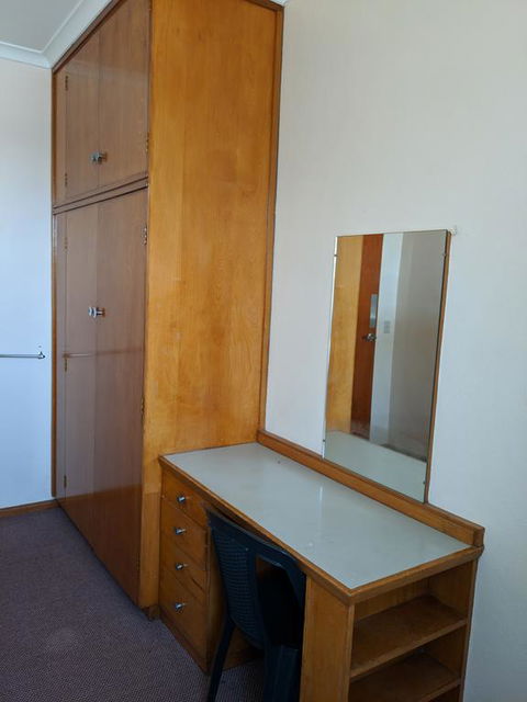 Young Budget Accommodation - Accommodation Main Beach 1