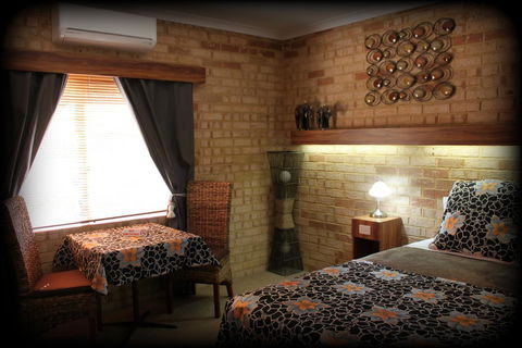 York's Boutique Motel - Accommodation Main Beach 2
