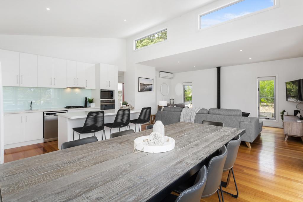 Accommodation Main Beach