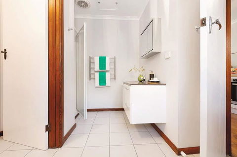 Your Ballarat Home - Accommodation Main Beach 2
