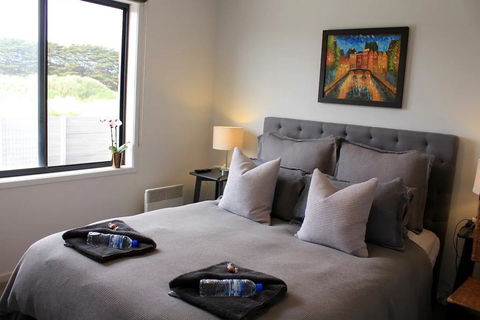 Your Home Away From Home - Accommodation Main Beach 0