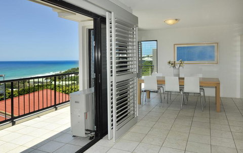 Your Home From Home With Ocean Views - Accommodation Main Beach 2