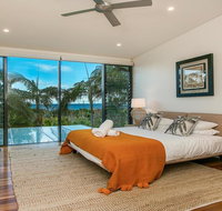 Your Luxury Escape - Kiah 11 Beach House Ocean views - Accommodation Main Beach