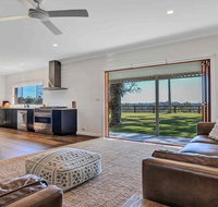 Your Luxury Escape - Paul's Farmhouse at Newrybar - Accommodation Main Beach