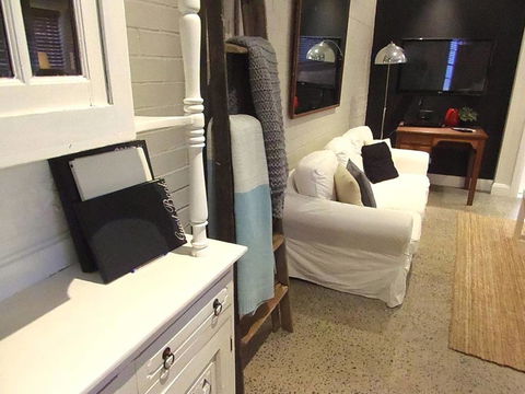 YSG The Edward Townhouse 157 - Steps To Town - Accommodation Main Beach 2