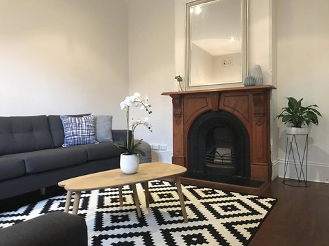 Zaara - Accommodation Main Beach 0