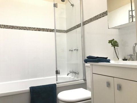 Zaara - Accommodation Main Beach 1