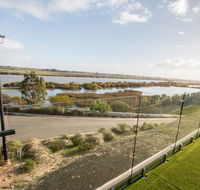 Serenity and sweeping Murray River views - Accommodation Main Beach