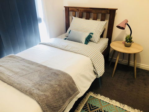 Haven Family& Dog Freindly , Close To Hospital, Airport, Bunnings - Accommodation Main Beach 0