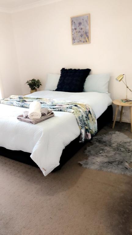 Haven Family& Dog Freindly , Close To Hospital, Airport, Bunnings - Accommodation Main Beach 3