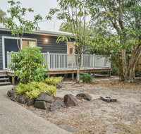 Currimundi Beach House - 1min to Currimundi Lake  Beach - Accommodation Main Beach