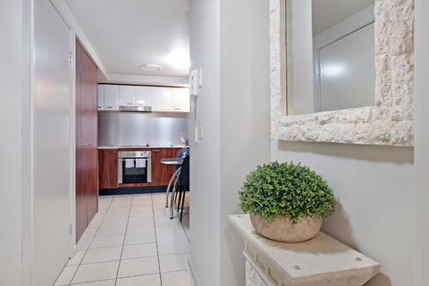 2 Bedroom Hinterland View Apartments At Chevron Renaissance - From Level 5 - Self Contained & Privately Managed - Wow Stay - Accommodation Main Beach 1