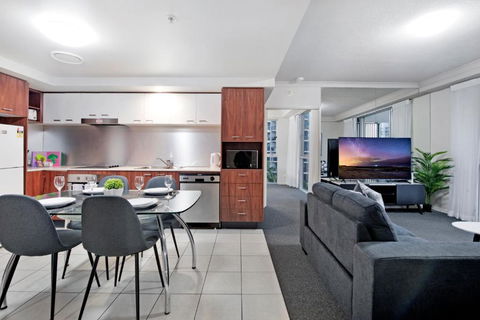 2 Bedroom Hinterland View Apartments At Chevron Renaissance - From Level 5 - Self Contained & Privately Managed - Wow Stay - Accommodation Main Beach 4