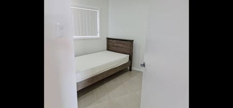 2 Bedroom Modern Home At 61A Glenn St Dean Park NSW - Accommodation Main Beach 3