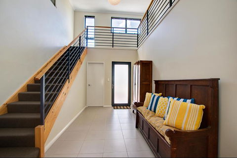 A Little Luxury In Town - Accommodation Main Beach 4