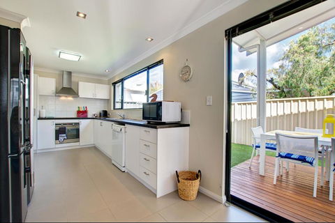 A Little Luxury In Town - Accommodation Main Beach 1