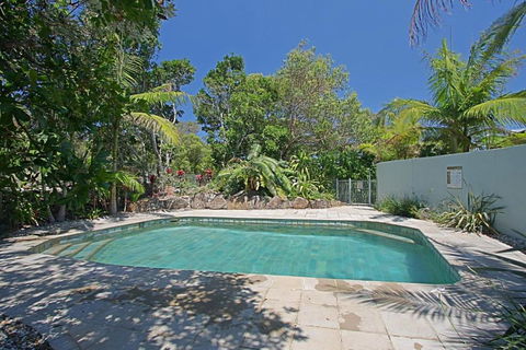 A Perfect Stay - 3 James Cook Apartments - Accommodation Main Beach 0