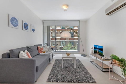 A Comfy & Modern Studio Near Darling Harbour - Accommodation Main Beach 0