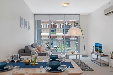 A Comfy & Modern Studio Near Darling Harbour - Accommodation Main Beach 2