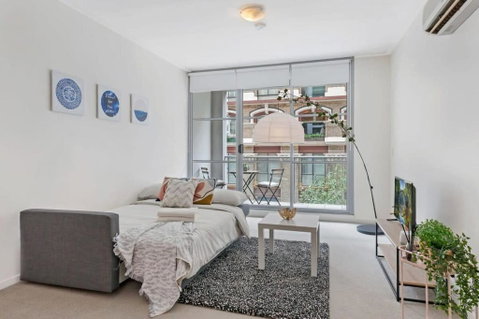 A Comfy & Modern Studio Near Darling Harbour - Accommodation Main Beach 4