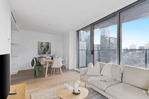 A Cozy Apt With City Views Near Crown Casino - Accommodation Main Beach 1