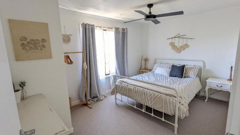 A Home Away From Home - Accommodation Main Beach 2