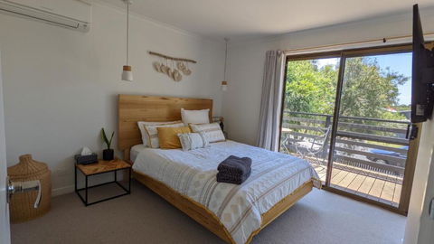 A Home Away From Home - Accommodation Main Beach 1