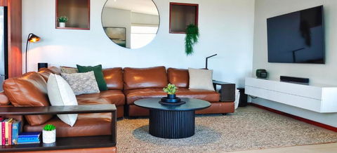 A La Plage Beach House - Accommodation Main Beach 4