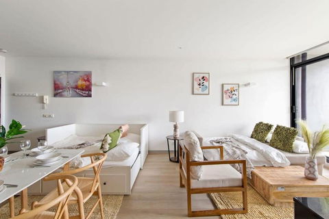 A Lux 2BR Apt Next To Melbourne Uni FREE Parking - Accommodation Main Beach 3