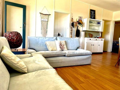 A Magic Shack - Relax, Recharge, Frolic & Fish - Accommodation Main Beach 3