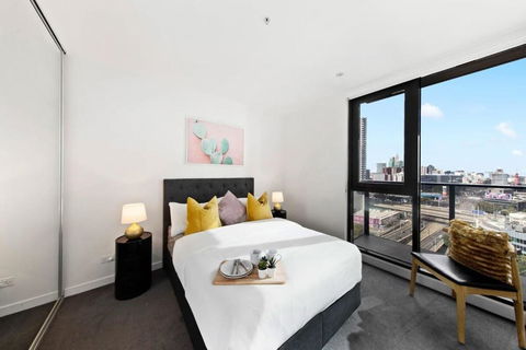 A Modern & Spacious 2BR Apt City Views Southbank - Accommodation Main Beach 0