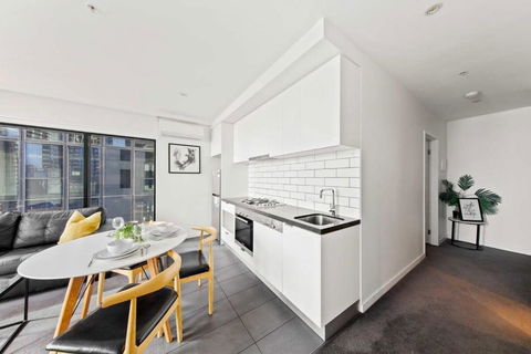 A Modern & Spacious 2BR Apt City Views Southbank - Accommodation Main Beach 4