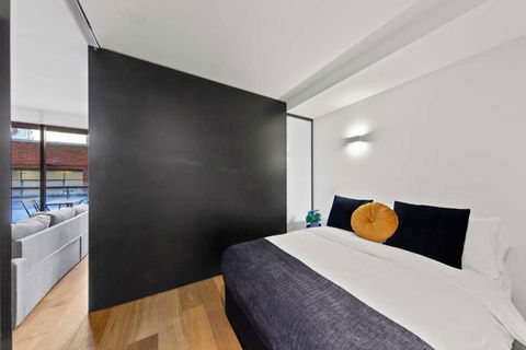 A Modern & Spacious 2BR Apt Near Melbourne Uni - Accommodation Main Beach 1