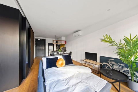 A Modern & Spacious 2BR Apt Near Melbourne Uni - Accommodation Main Beach 2